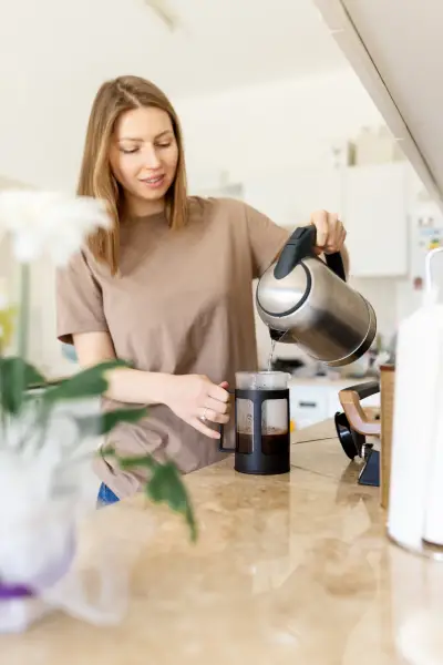 Kvinne heller kaffe Kvinne heller kaffe