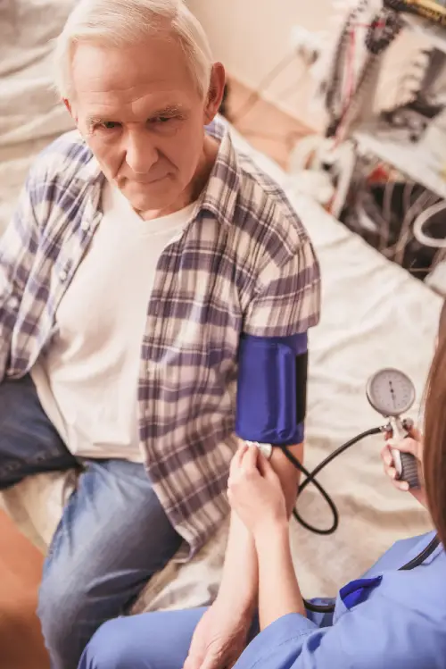 Eldre mann på sykehuset